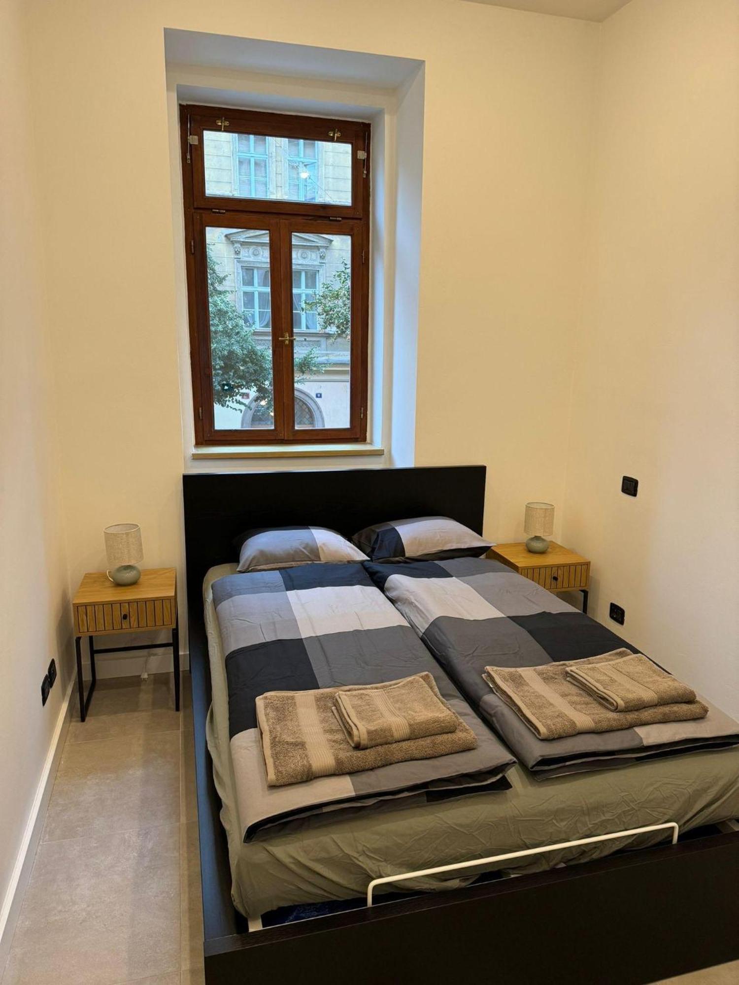 Cool With Small Balcony Near Florenc Apartment *
