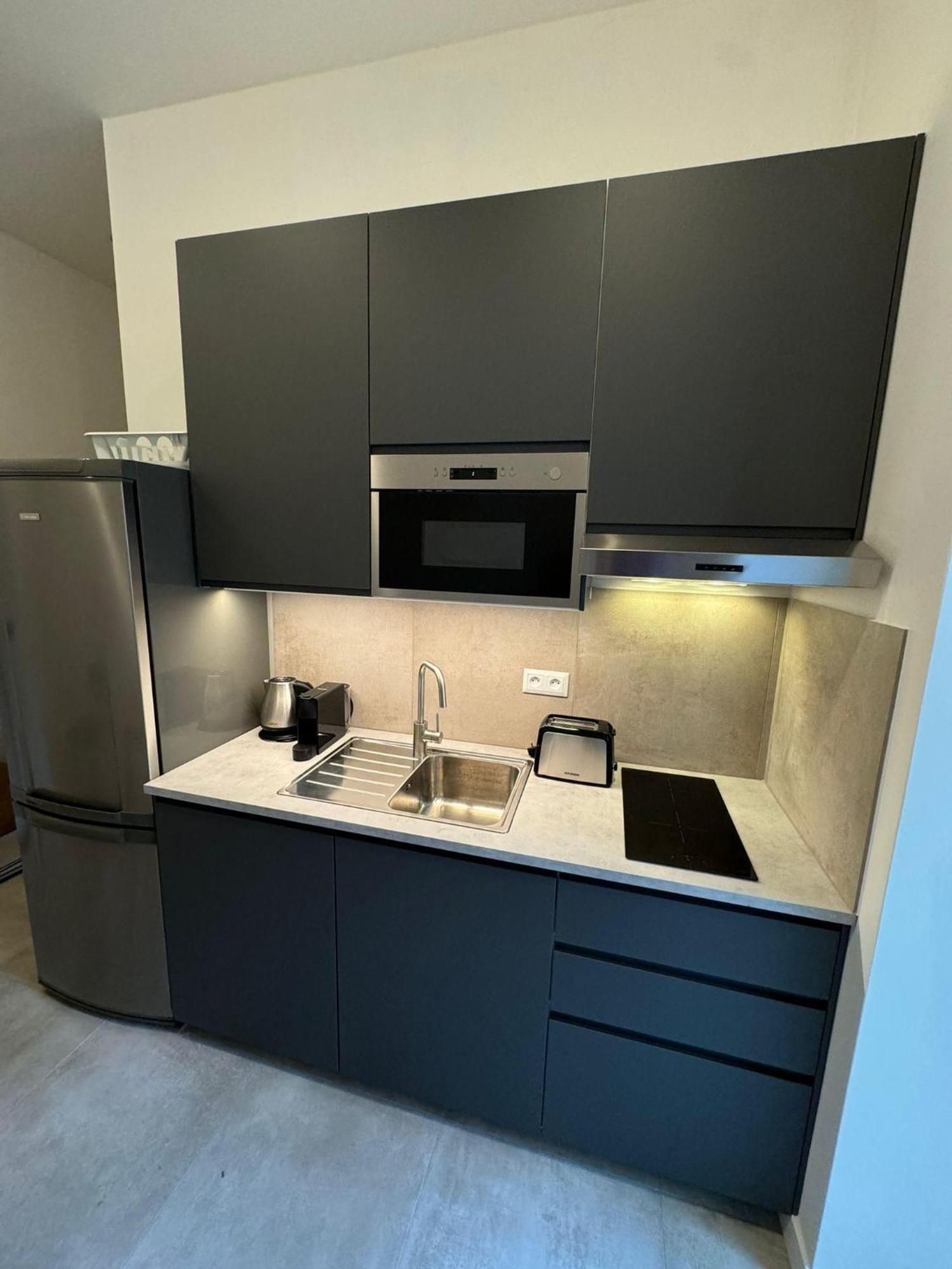 Cool With Small Balcony Near Florenc Apartment Prague